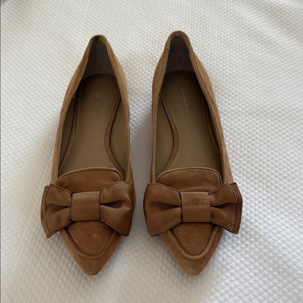 Ann Taylor Suede Tan Bow Flats - women’s size 8